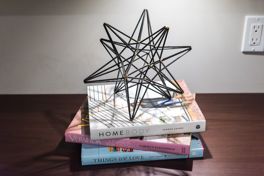 book-stack-star-decor-accessory