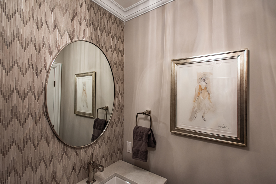 round-mirror-powder-room-interior-design-melissa-sacco