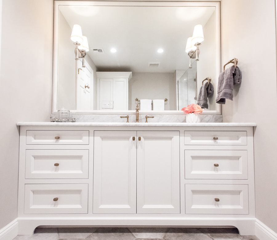 white-cabinets-basement-bathroom-interior-design